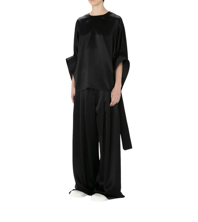 Detailreiche Bluse aus Satin