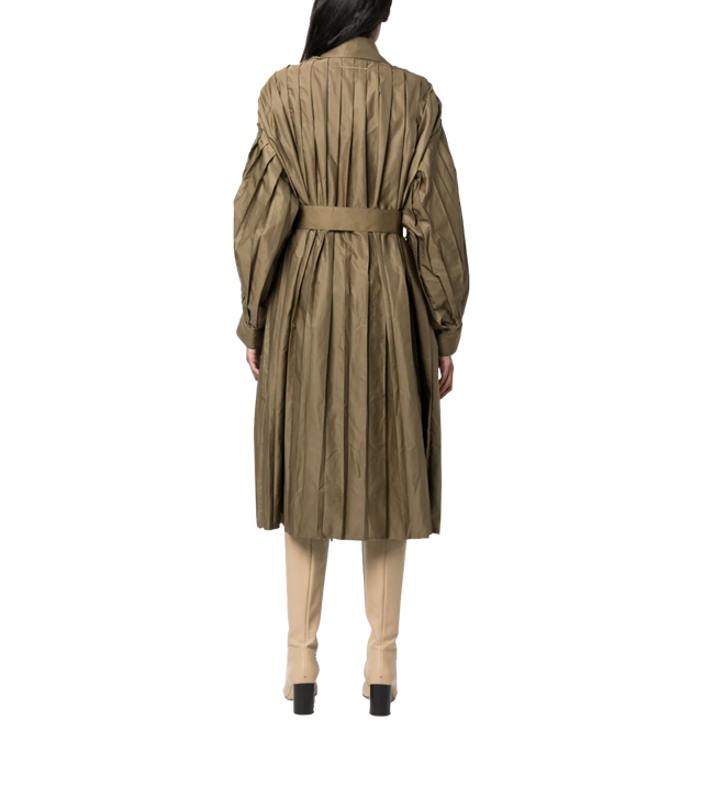 Faltiger Trenchcoat