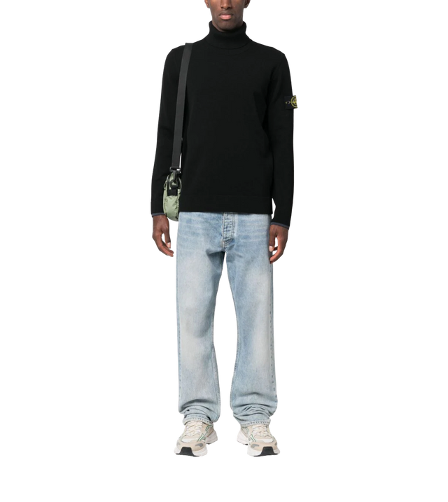 Pullover mit Rollkragen und Patch