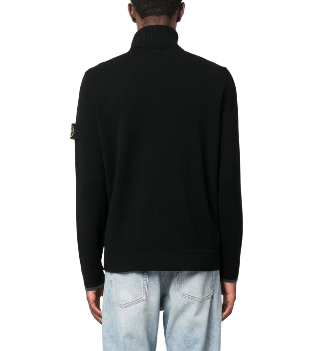 Pullover mit Rollkragen und Patch