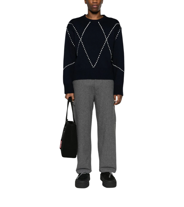 Pullover mit Kontrastnähten