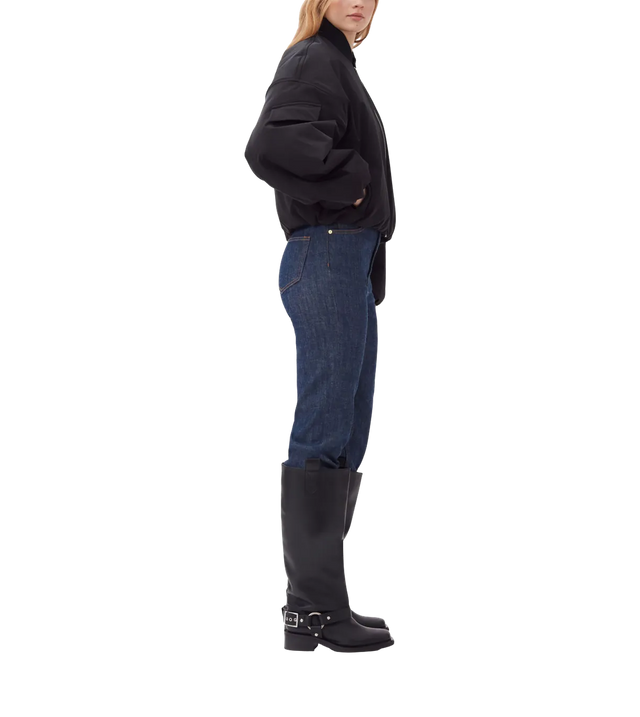 Bomberjacke mit tiefen Schultern