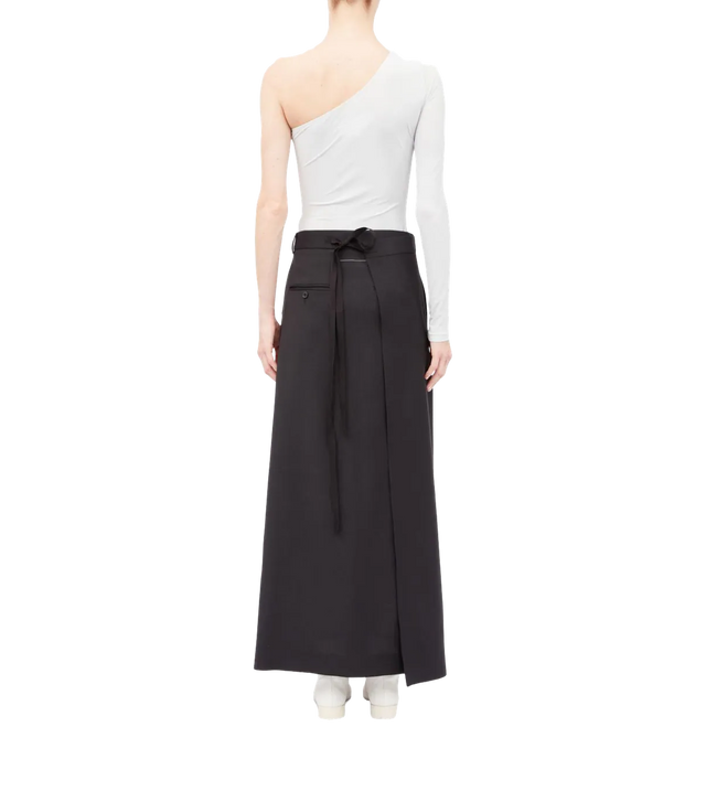 Midi skirt with button closure