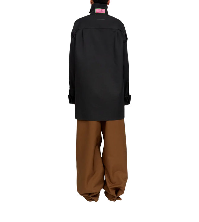 Shirt with frayed hem