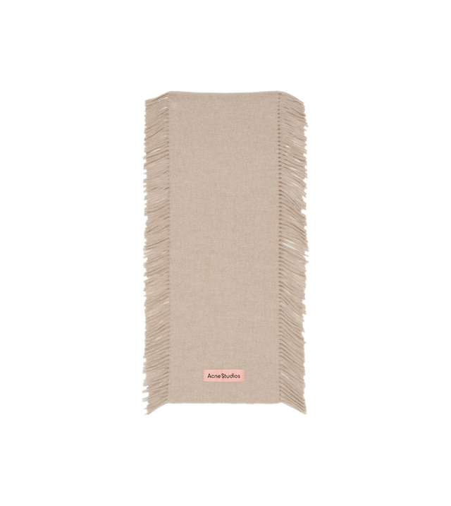 Scarf with fringe hem