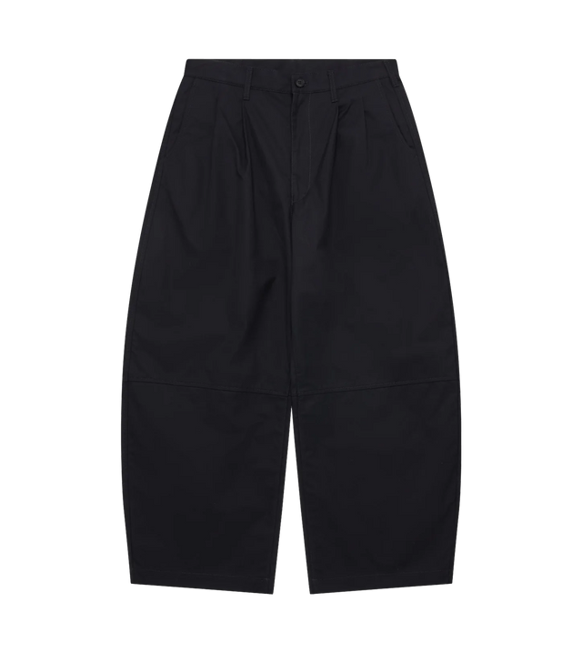 Weite Hose mit Bundfalten