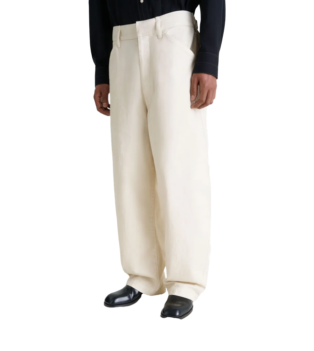 Stiefel mit Reißverschluss und eckiger Kappe