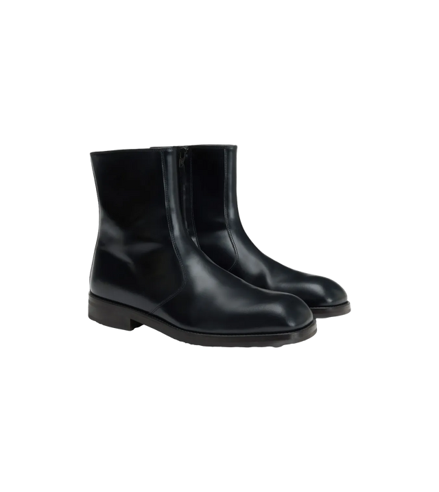 Stiefel mit Reißverschluss und eckiger Kappe