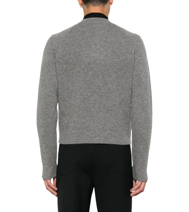 Strickjacke mit gehämmerten Knöpfen