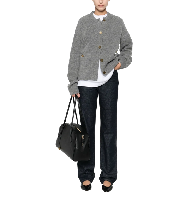 Strickjacke mit gehämmerten Knöpfen