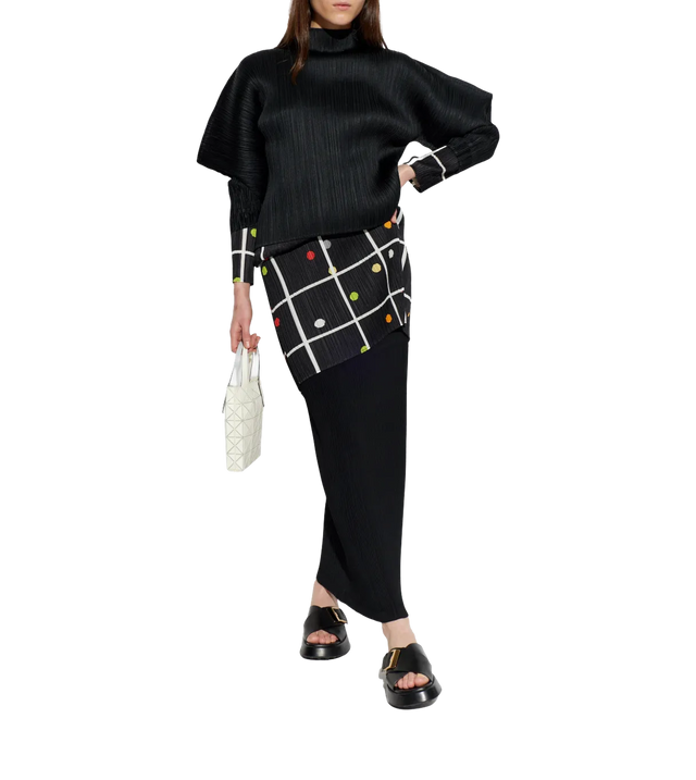 Plissierte Bluse mit hohem Kragen