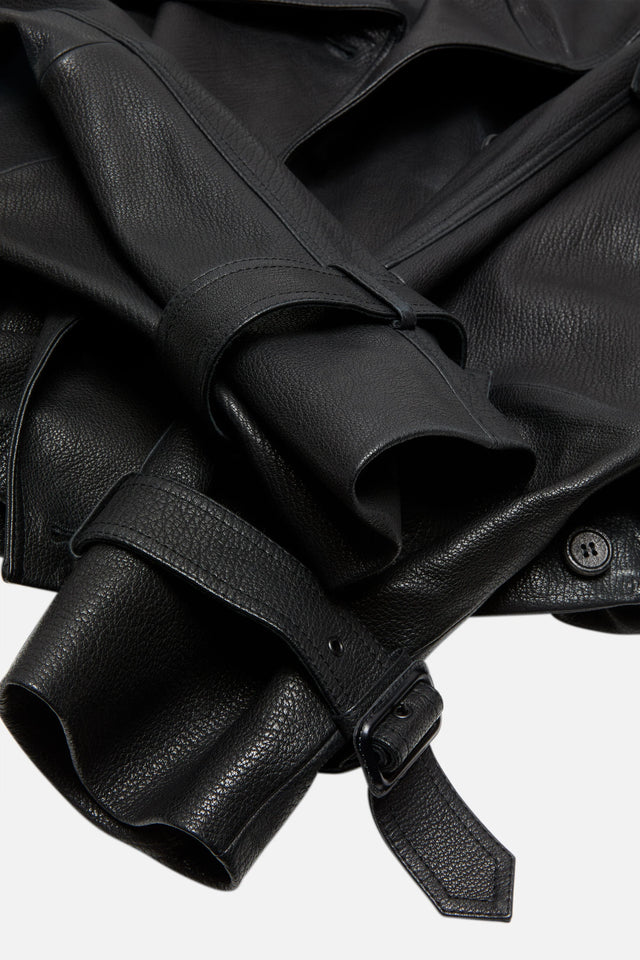 Gecroppter Trenchcoat aus Leder