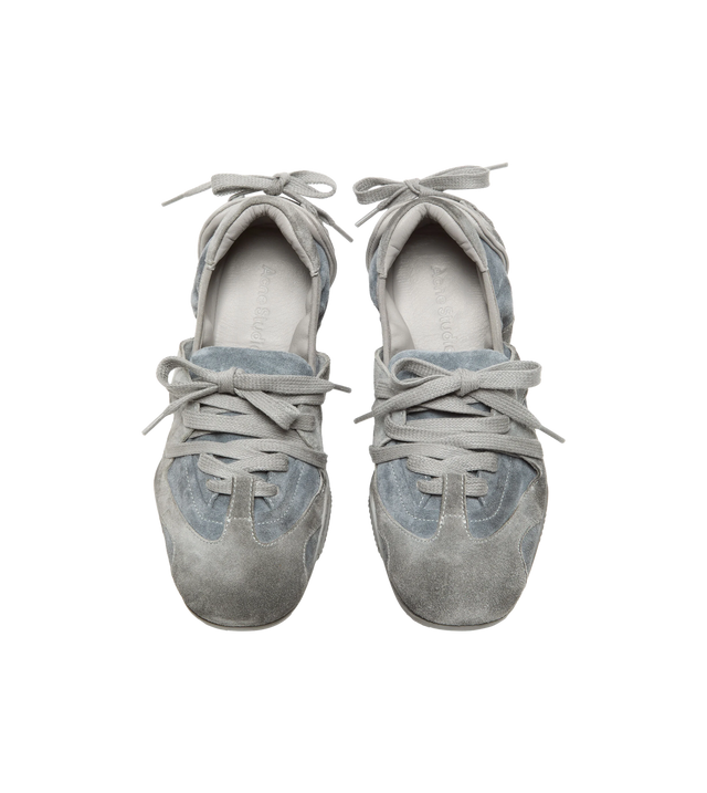 Schnürschuhe aus Wildleder