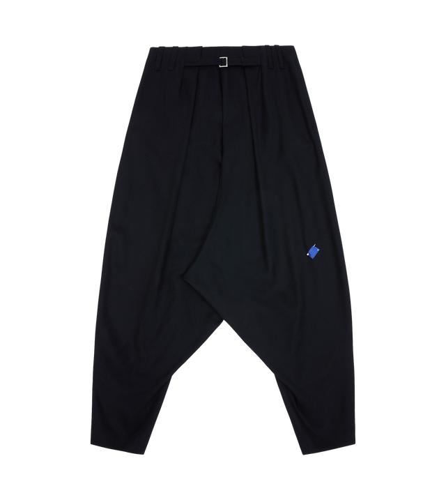Wide-legged trousers with a low cut