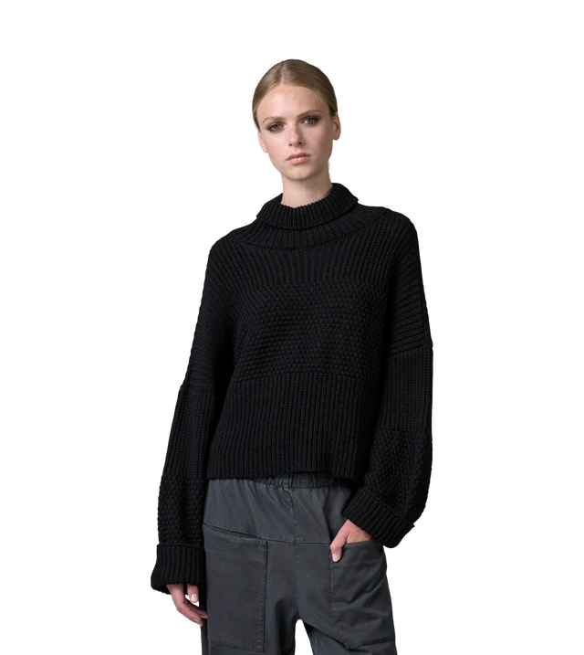 Kettenstrickpullover aus reiner Wolle mit hohem Rippkragen