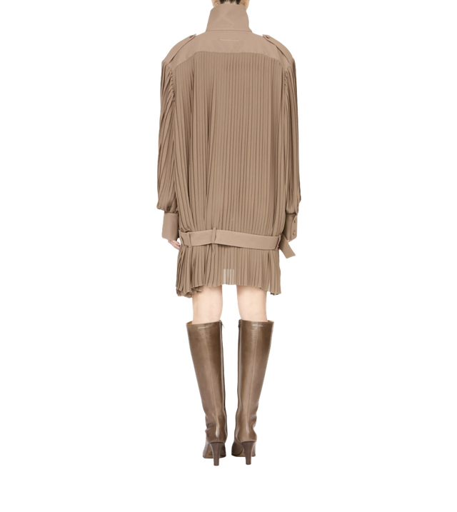 Kleid mit Stehkragen