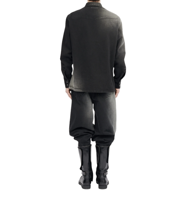 Jeanshemd mit Farbverlauf