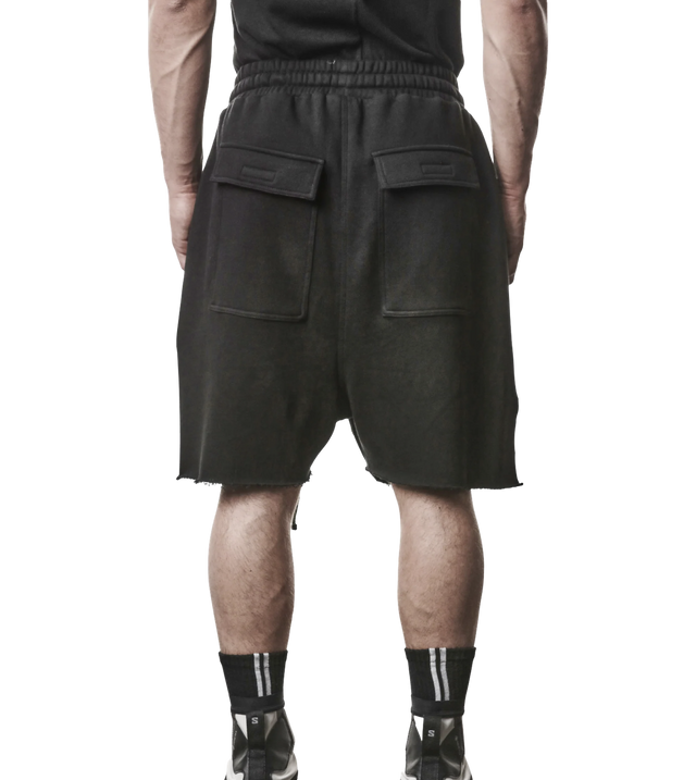 Sweatshorts mit Raw Cut