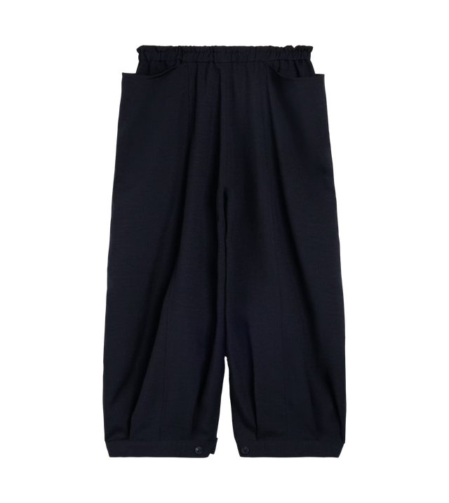 Weite Hose mit gekürztem Bein