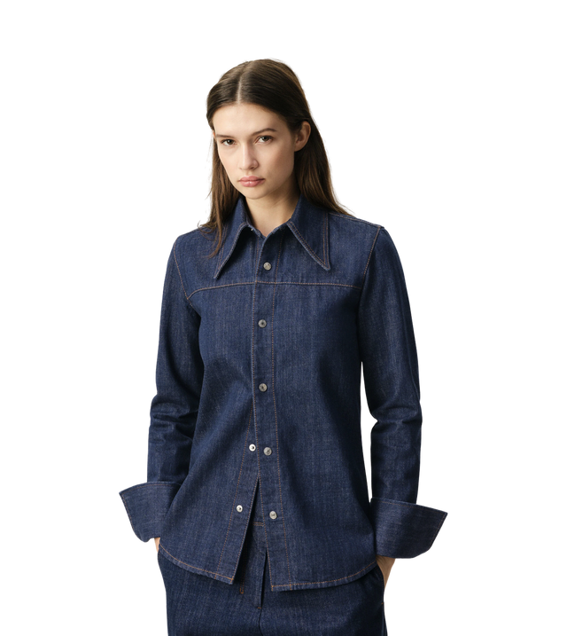 Hemd mit spitzem Kragen aus Raw Indigo Denim