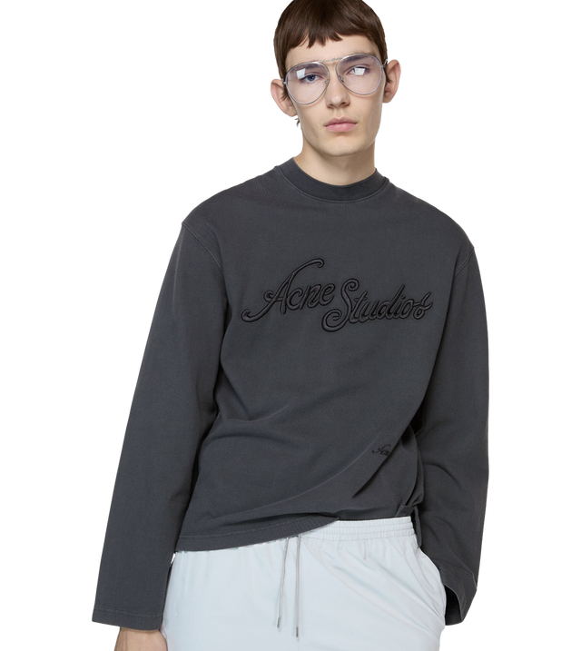 T-shirt mit gesticktem Logo