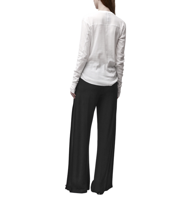 Langarmshirt mit V-Ausschnitt