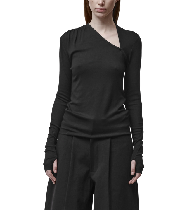 Asymmetrisches Langarmshirt mit geraffter Schulter