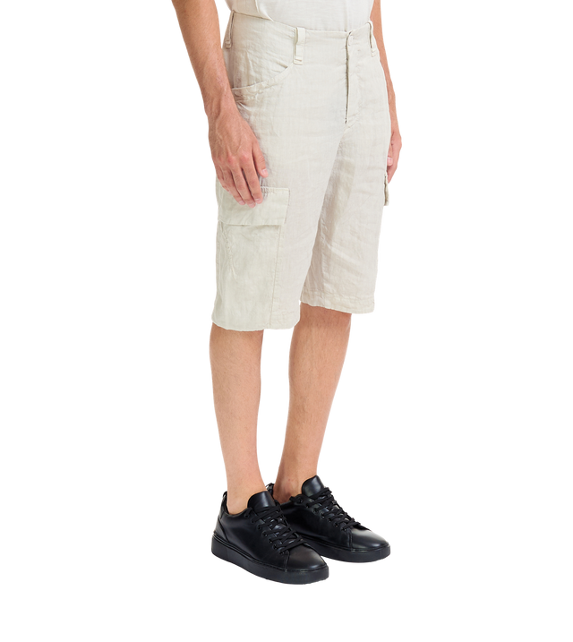 Shorts aus Leinen