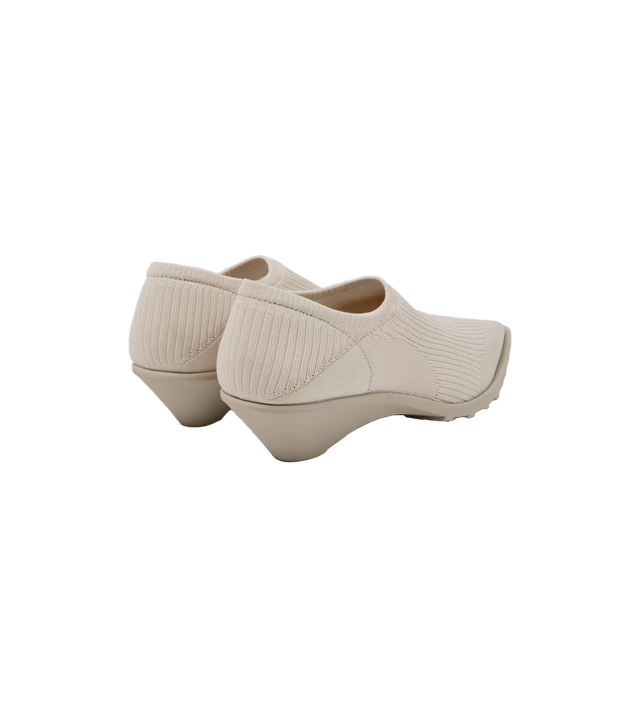 Anna Slipper x Issey Miyake