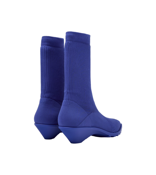 Anna Stiefeletten x Issey Miyake
