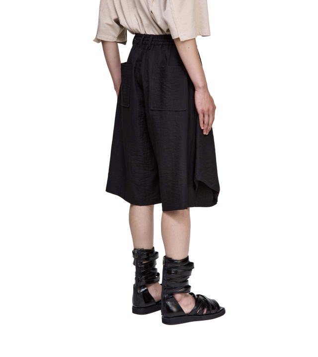 Bias drapierte Shorts