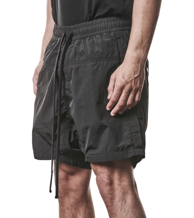 Shorts mit Naht-Details