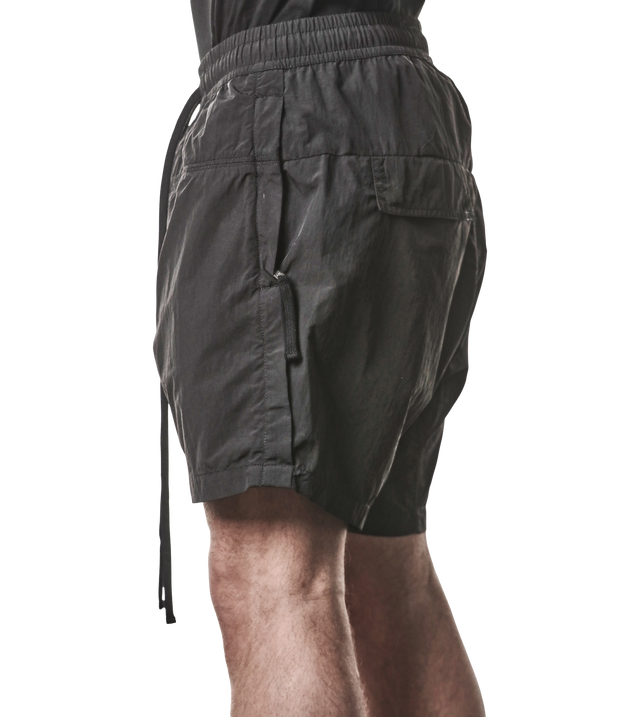 Shorts mit Naht-Details