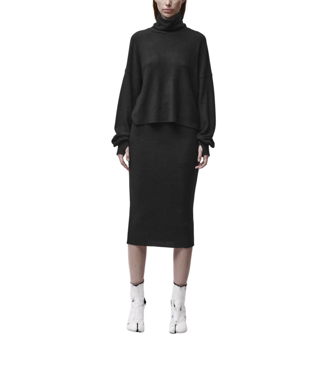 Langarmshirt mit hohem Kragen und Daumenloch