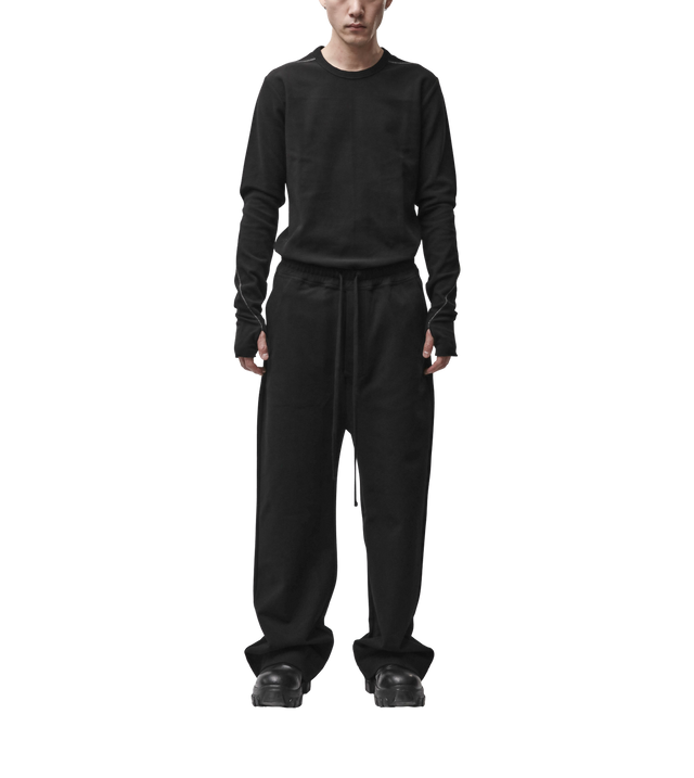 Weite Hose mit tiefem Schritt und Kordelzug