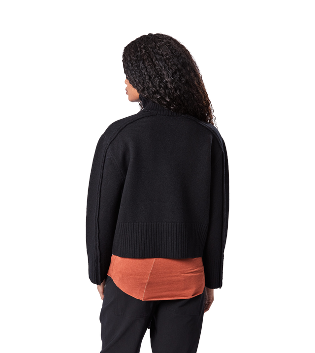 Kurzer Pullover mit Stehkragen
