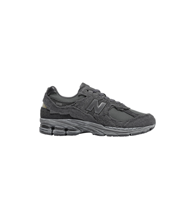 M2002RDB Sneakers