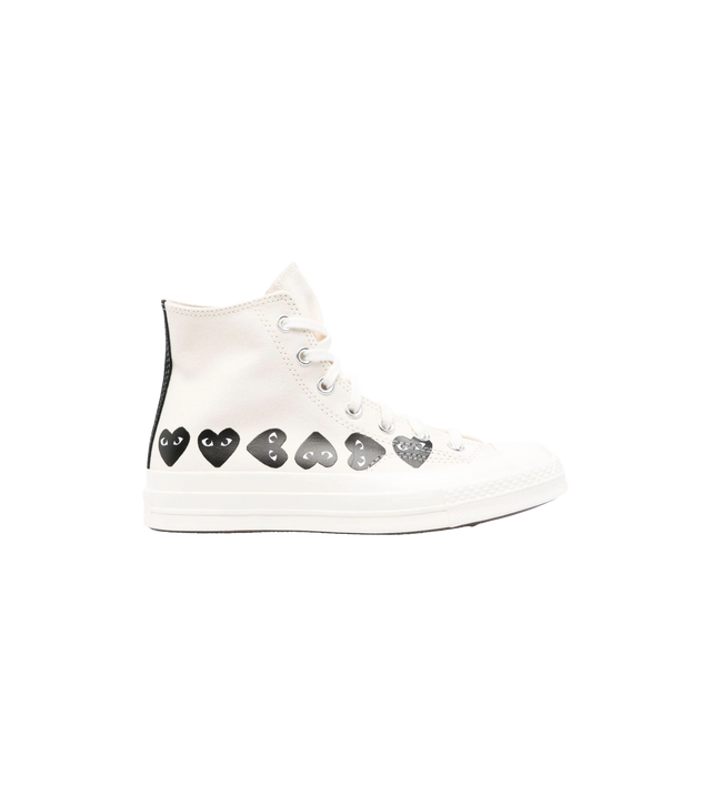 Black heart converse sales