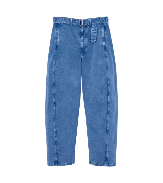 Jeans mit Gürtel