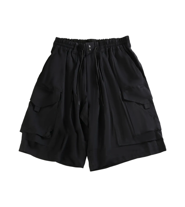 Shorts with adjustable drawstring