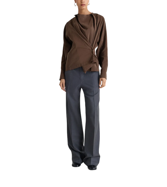 Bluse mit verdrehten Falten
