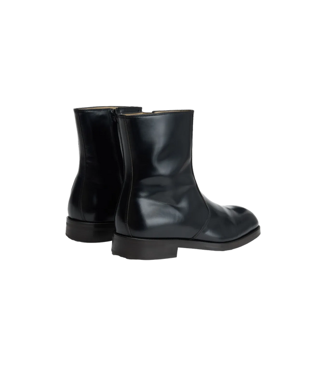 Stiefel mit Reißverschluss und eckiger Kappe