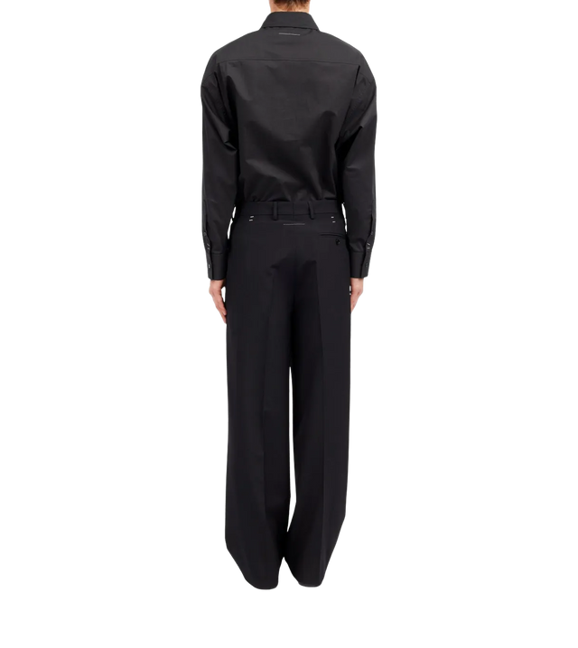 Gerade Hose mit Gürtelschlaufen