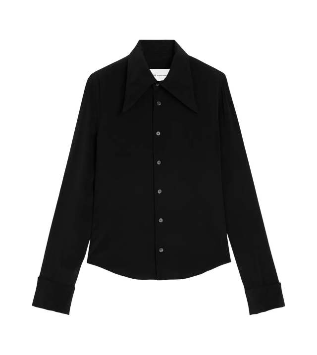 Krepphemd mit spitzem Kragen