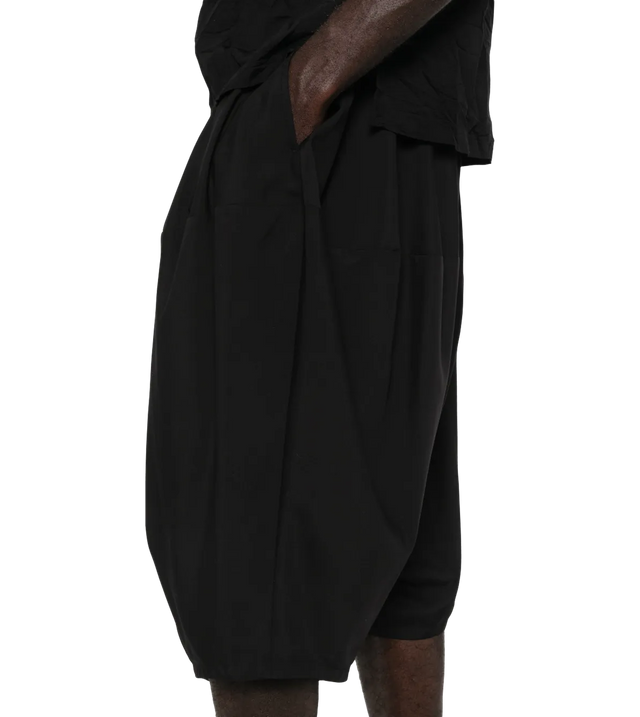 Drop-Crotch Trousers mit plissierten Details