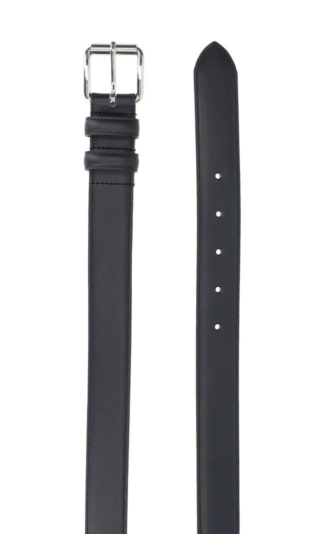 Schmaler Ledergürtel mit Schnalle