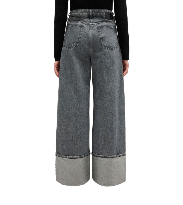 Jeans mit weitem Bein