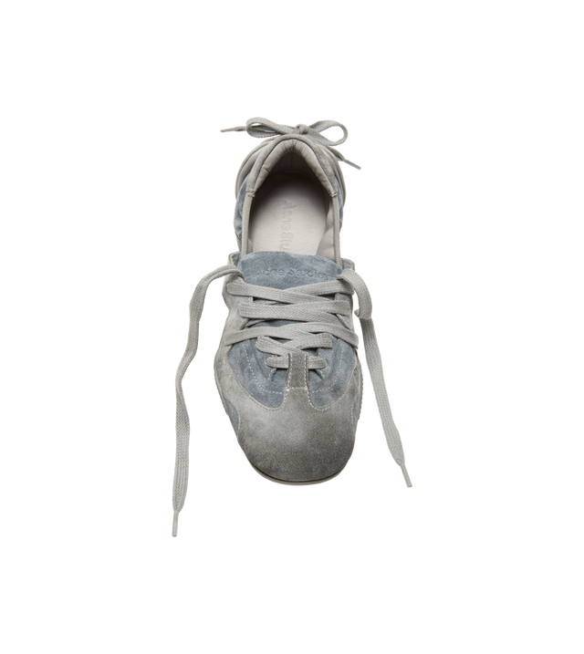 Schnürschuhe aus Wildleder