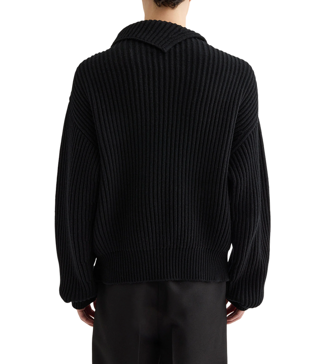Gerippter Woll-Pullover mit Stehkragen