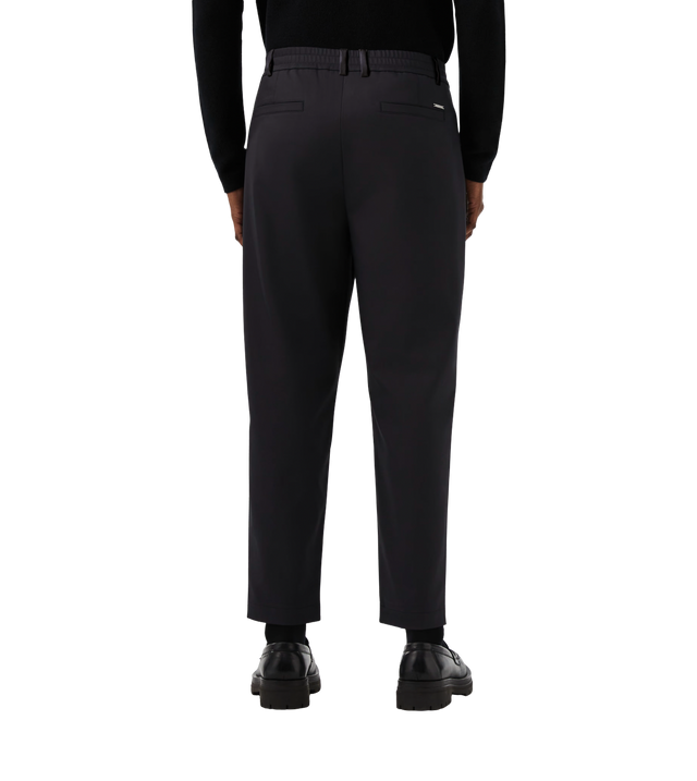 Pavo Kürzer geschnittene Hose mit weitem, schmal zulaufendem Bein